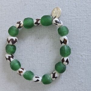Snaffle Bit Stretch Glass Bead Bracelet